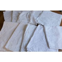 10Er Set Weiße Vintage Tischdecken Mit Stickerei Und Spitze L5 10Er Set Weiße Vintage Tischdecken Mit Stickerei Und Spitze L5 von VENTALIA