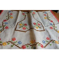 Schnäppchen Lot Von 4 Bunten Handgestickten Vintage Leinen Tischdecken E Schnäppchen Lot Von 4 Bunten Handgestickten Vintage Leinen Tischdecken E von VENTALIA