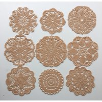 Beige Häkeldeckchen Spitzendeckchen Zierdeckchen Deko Gehäkelter Untersetzter Ажурная Салфеточка Einzelverkauf Beige Häkeldeckchen Spitzendeckchen Zierdeckchen Deko Gehäkelter Untersetzter Ажурная Салфеточка Einzelverkauf von VERArbeitet