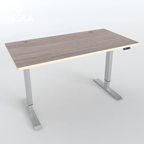 VESKA Höhenverstellbarer Schreibtisch (140 x 70 cm) - Sitz- & Stehpult - Bürotisch Elektrisch Höhenverstellbar mit Touchscreen & Stahlfüßen (Silber/Eiche) von VESKA