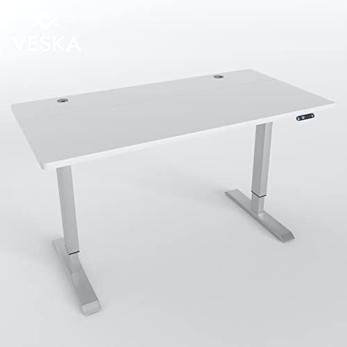 VESKA Höhenverstellbarer Schreibtisch (140 x 70 cm) - Sitz- & Stehpult - Bürotisch Elektrisch Höhenverstellbar mit Touchscreen & Stahlfüßen (Silber/Weiß) von VESKA