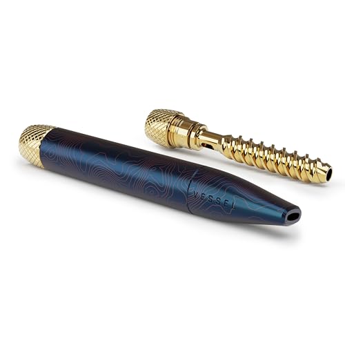 Vessel One Hitter Helix aus Messing - 0,2-0,3g, Doppel-Helix für optimales Filtern, Kühlen - Dry Herb, Kräuter, Rauchen Vape, Pur Pfeife, Tabakwaren (Maritime) von VESSEL