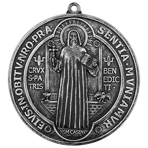 Medaille St. Benedikt Mauer, 15,2 cm, silberfarben von VILLAGE GIFT IMPORTERS