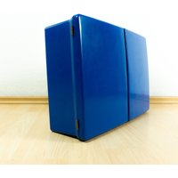 Rare Color Royal Blue 1960S Midcentury Medicine Cabinet With Two Doors von VINTARAMAcom