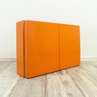 Ultra Rare Extra Large 1970S Italian Design Orange Midcentury Bathroom Medicine Cabinet By Carrara & Matta Ultra Rare Extra Large 1970S Italian Design Orange Midcentury Bathroom Medicine Cabinet By Carrara & Matta von VINTARAMAcom