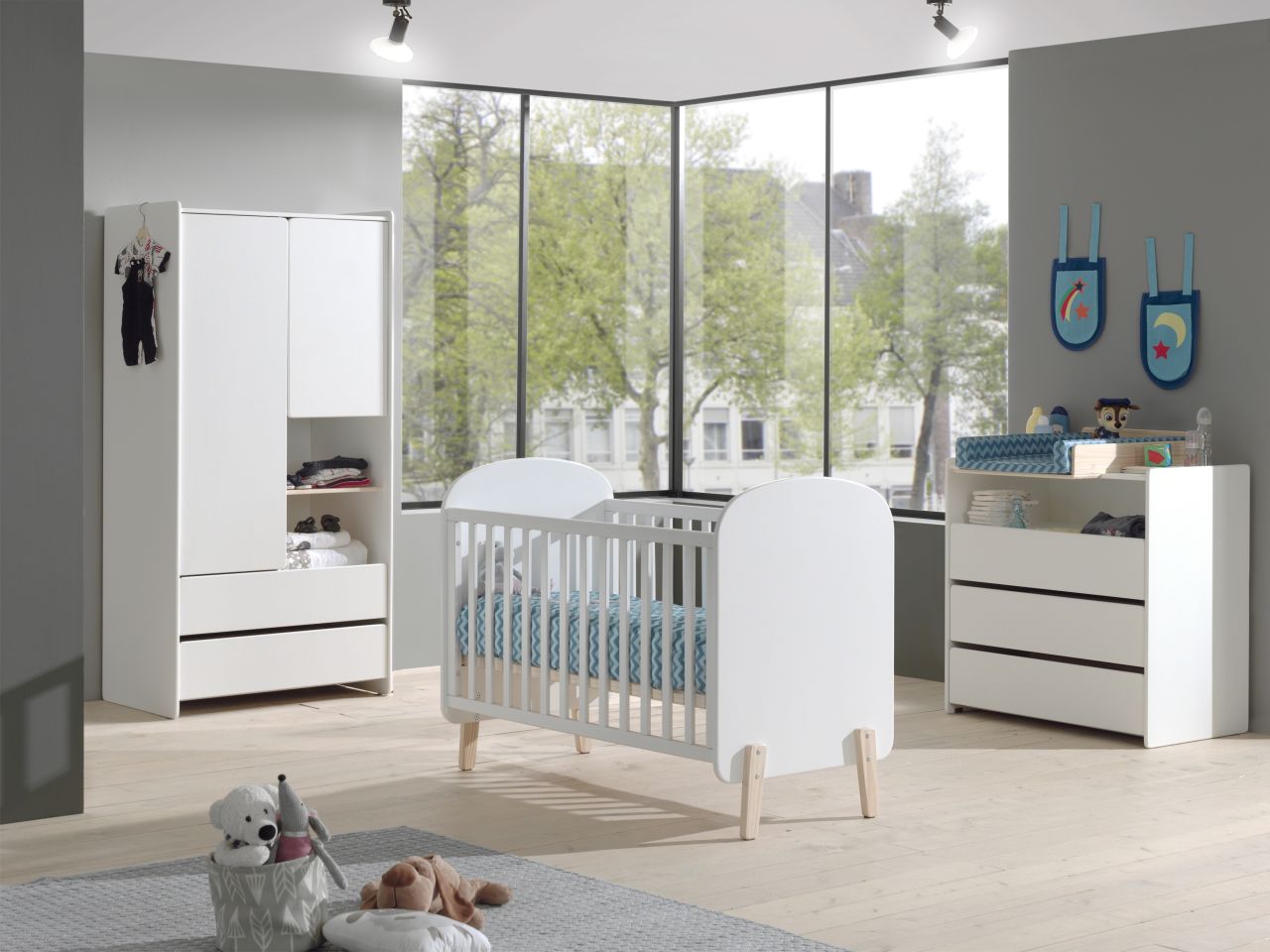 Set Babyzimmer Babybett Kommode Wickelaufsatz Kleiderschrank 60x120 Möbel Weiss von VIPACK