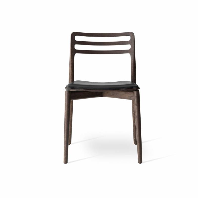 VIPP 481 // CABIN CHAIR - STUHL, EICHE DUNKEL, LEDER SCHWARZ von VIPP