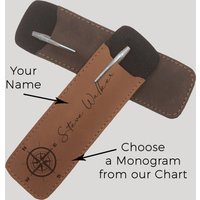 Personalisierte Federmäppchen Aus Veganem Leder Monogramm Pen Set, Geschenk Für Paare von VJGiftStudio