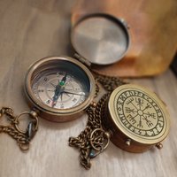 Personalisierter Gravierter Kompass, Funktionierender Funktionaler Taufgeschenk, Hochzeitsgeschenk, Trauzeugen Geschenk, Vatertagsgeschenkset von VJGiftStudio