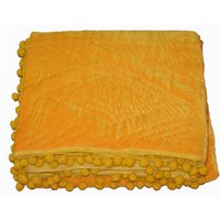 Yellow Velvet Quilt Handgenähte Baumwolldecke Mit Pompoms von VMORELIFESTYLE