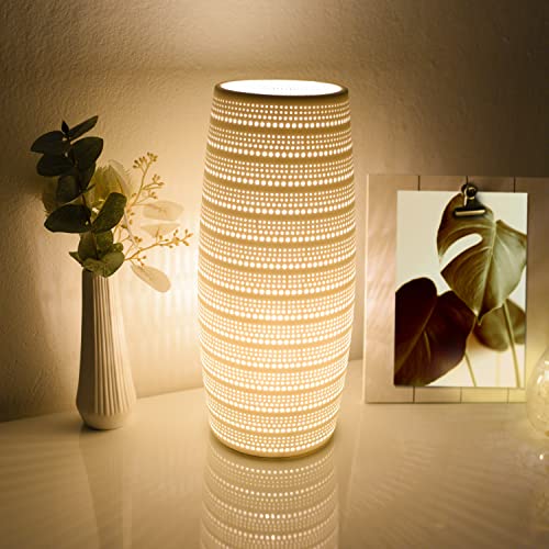 VOLIOS® Keramik Tischlampe ink. 6 Watt LED Birne I Dekolampe I Nachttischlampe I Tischleuchte weiß I beleuchtete Deko (Zylinder mit Lochmuster) von VOLIOS