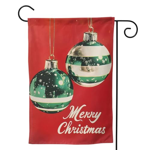 Gartenflagge mit grünen Weihnachtskugeln, 30,5 x 45,7 cm, doppelseitig, kleine Gartenflaggen, Hofflaggen für draußen, Heimdekoration, Outdoor-Dekoration Gartenflagge mit grünen Weihnachtskugeln, 30,5 x 45,7 cm, doppelseitig, kleine Gartenflaggen, Hofflaggen für draußen, Heimdekoration, Outdoor-Dekoration von VOSERY