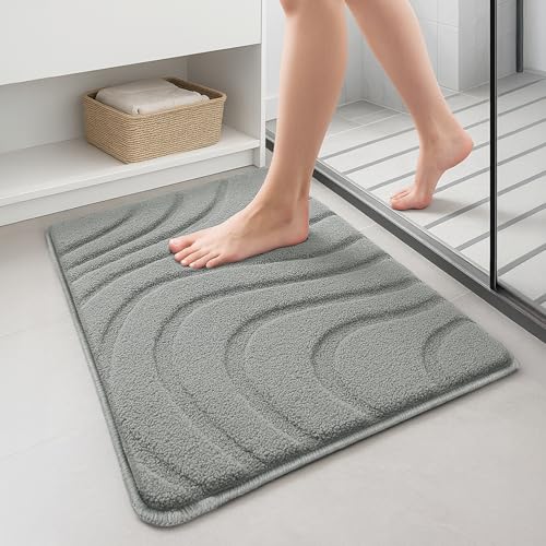 VOUNOT Badematte rutschfeste, Mikrofaser Weich Saugfähig Badezimmerteppich, Flauschig & schnelltrocknend Maschinenwaschbar Badteppich, Fußmatte mit Wellenmuster Duschvorleger 60x90cm Grau von VOUNOT