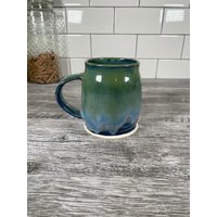 Zur 13 G - Und 000-G-000-000-00 Blau Und Grün Drippy Tasse von VPCTreasures