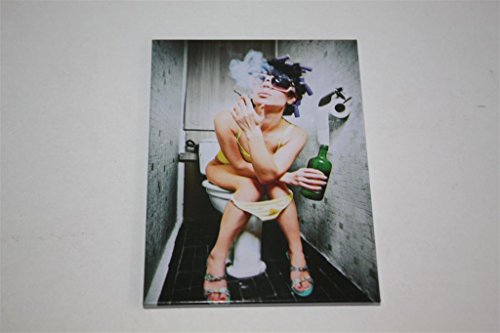 Magnet 6x8 cm Raucherpause Girl auf Klo Magnete von VR46