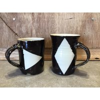 2 Abstrakte Keramikbecher von VTGItemsAddedDaily