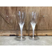 2 Megeve Taille Weingläser Von Cristal D'arques Frosted Stem Clear Fuß Und 5 Spitzen Blätter An Der Basis Schüssel von VTGItemsAddedDaily