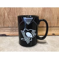 Sport 3D Pinguine Tasse, Schwarz-Weiß-Keramik-Kaffee-Tasse von VTGItemsAddedDaily