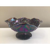 Vintage Glas Karneval Lila Schüssel, Amethyst Glasfußschale Irisierende Glasschüssel von VTGItemsAddedDaily