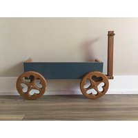 Vintage Holz Wand Regal Walker Wagon Dekor Primitive Rustikal von VTGItemsAddedDaily