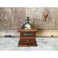 Vintage Kaffeemühle Aus Holz, Gewürzmühle Pfeffermühle Holz von VTGItemsAddedDaily