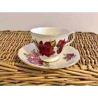 Vintage Royal Vale Teetasse Und Untertasse Set - Teeset Made in England Floral Design von VTGItemsAddedDaily