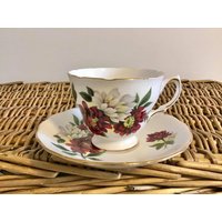Vintage Royal Vale Teetasse Und Untertasse Set - Teeset Made in England Floral Design von VTGItemsAddedDaily