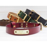 Handgefertigtes Lederhalsband Für Hunde Personalisiertes Namensschild Aus Messing von VacForPets