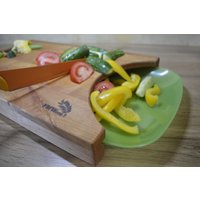 Funktionelles Schneidebrett Aus Holz Mit Den Empfängern Für Geschnittene Produkte Und Abfall, Eingebaute Messerhalter, Einzigartiges von ValburdenMagicWood