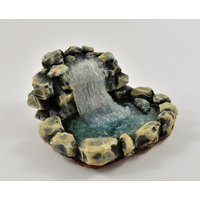 Wasserfall Mit Teich Miniatur von ValentinasKunst