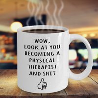 Dpt Abschluss Geschenke, Physiotherapeuten Neue Pt Kaffeebecher, Schule Grad, Bestandene Prüfung, Programm Grad Major von ValhallasGlory