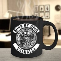 Söhne Von Odin Valhalla Kaffeebecher, Viking Sohn Becher, Odin, Geschenke, Geschenk Für Männer, Badass Wikinger Becher von ValhallasGlory