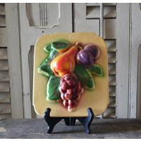 Antike Kreide-Frucht-Plakette, Helle Farben, 1940Er Küche, Wandbehang-Wohnkultur, Haus & Leben, Küche von VandyleeVintage