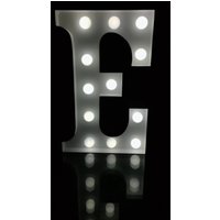 Handgemachte Metall Weiß Initiale E Marquee Buchstabe Leuchte 9"Höhe Alphabet Licht Home Schlafzimmer Shop Fenster Hochzeit Dekor Batteriebetrieben von Vannarithlighting