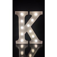 Metall Weißer Buchstabe K Festzelt Licht 9 "Höhe Beleuchtet Alphabet Schlafzimmer Shop Hochzeit Dekor Batteriebetrieben von Vannarithlighting