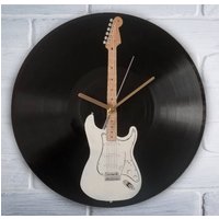 E-Gitarre Bemalt Vinyl Schallplatte Uhr. Fender Stratocaster von VantidusArt