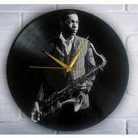 John Coltrane Erinnert An Retro Zegar Aus Weinrot. Schrienny. Prezent Dla Milotznika Muzyki John Coltrane Erinnert An Retro Zegar Aus Weinrot. Schrienny. Prezent Dla Milotznika Muzyki von VantidusArt
