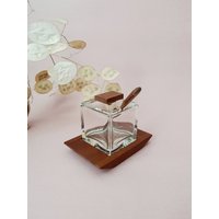 1960Er Kristallglas Konfitüre Glas Mit Teakholz Untersetzer + Löffel von VaseStudios