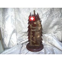 1930Er Jahre Kind Filmstar Nachlass/Prop - Messing-Bären Im Wald Lampe Mit Schweizer Flagge 1930Er Jahre Kind Filmstar Nachlass/Prop - Messing-Bären Im Wald Lampe Mit Schweizer Flagge von VastVintageVisions