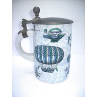 Ein Deckelkrug Mit Deckel Und Antiker Flugmaschine, Mid Century Design Ein Deckelkrug Mit Deckel Und Antiker Flugmaschine, Mid Century Design von VastVintageVisions