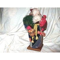 Künstler Signiert Old World Vater Weihnachten/Weihnachtsmann 14 "Große Figur in Antiker Quilt-Robe, Die Geschenke Und Teddybär Trägt von VastVintageVisions