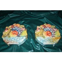The Cellar Macy Es Exclusive Pair Of Fruit Basket Ceramic Trivet Wandbehang Küchendekor Handdekoriert in Italien - 7 3/4" Durchmesser von VastVintageVisions