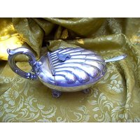 Verziert Antik Silber 800 Fü Portion Stück Mit Anhängendem Deckel Und Glaseinsatz Verziert Antik Silber 800 Fü Portion Stück Mit Anhängendem Deckel Und Glaseinsatz von VastVintageVisions