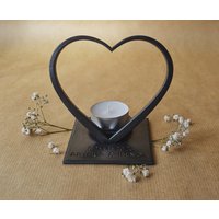 Personalisierter Eisenherz-Kerzenhalter, Eisenherz, Geschenk Zum 6. Jahrestag Für Frau, Hochzeitstaggeschenk, Jubiläumskerze, Eisengeschenk Sie Personalisierter Eisenherz-Kerzenhalter, Eisenherz, Geschenk Zum 6. Jahrestag Für Frau, Hochzeitstaggeschenk, Jubiläumskerze, Eisengeschenk Sie von VatraMetal