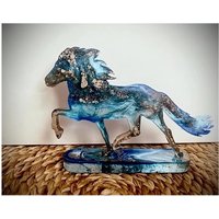 Led Epoxidharz Isländer Figur | Mittlere Größe;16cm Lang Led Epoxidharz Isländer Figur | Mittlere Größe;16cm Lang von VeWiArts