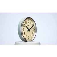 1940Er Jahre Schweizer Militär Wanduhr | Favag Der Schweiz Original Arbeitsuhrwerk Verbindet Über Wi-Fi Stromversorgung Usb 1940Er Jahre Schweizer Militär Wanduhr | Favag Der Schweiz Original Arbeitsuhrwerk Verbindet Über Wi-Fi Stromversorgung Usb von VeebProjects