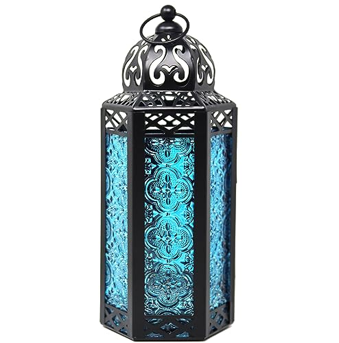 Vela Lanterns Marokkanische Lampenlaterne, dekorativer Kerzenhalter für Innen- und Außenbereich, Heimdekoration, Terrasse, Hochzeiten, schwarzes Metall, blaues Glas, mittelgroß von Vela Lanterns