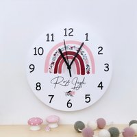 Personalisierte Kinderuhr, Regenbogendekor, Kindergeschenk, Stille Kinderzimmeruhr, Mädchen-Namensuhr, Sagen Die Zeit von Vellamaes