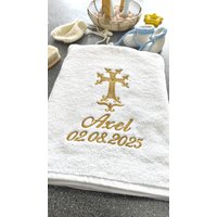 Kreuz Handtuch Mit Name Und Datum Bestickt, Duschhandtuch, Gästehandtuch, Saunahandtuch, 3 Größen Weiss Kreuz Handtuch Mit Name Und Datum Bestickt, Duschhandtuch, Gästehandtuch, Saunahandtuch, 3 Größen Weiss von Velonai