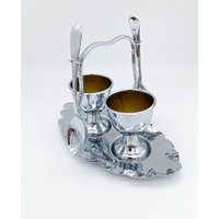 Vintage Silberfarbene Metall Eierbecher Set Frühstücksset Für Zwei von VelvetBerryHome